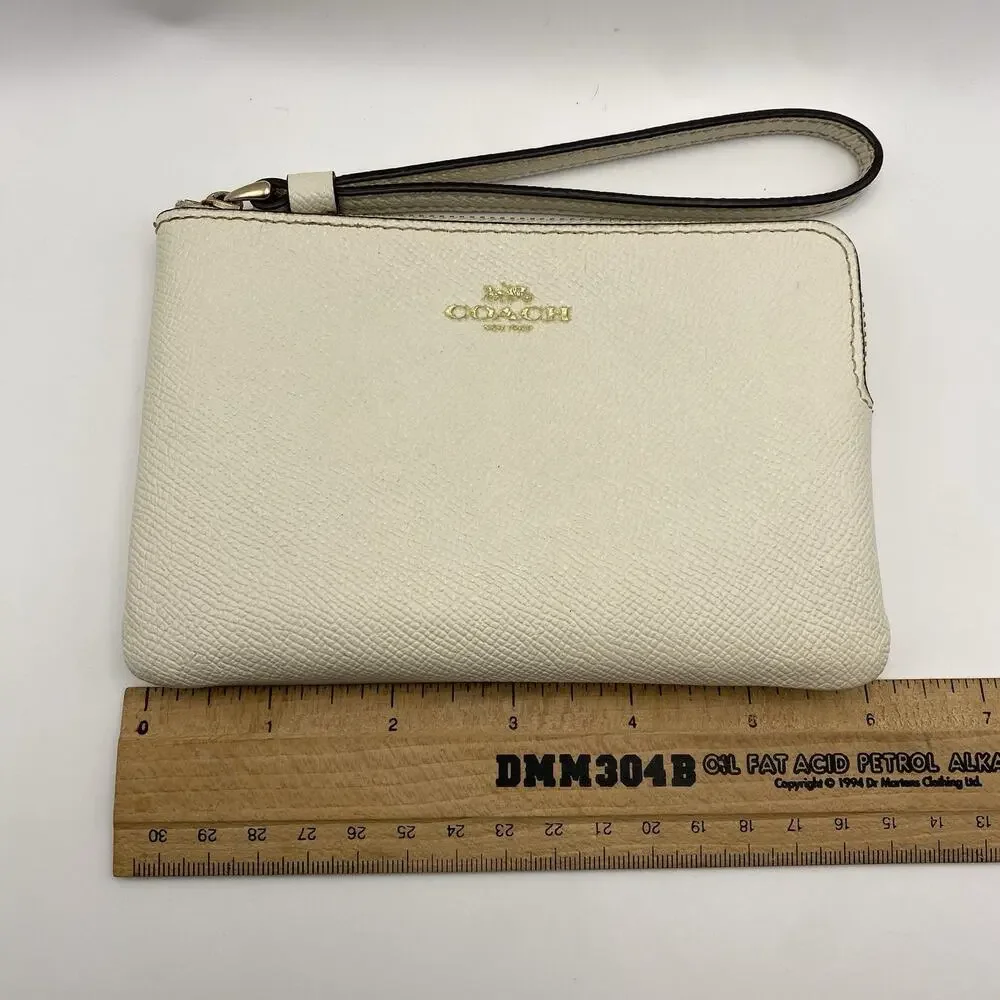 COACH Crossgrain Leather Corner Zip Wristlet Wallet Chalk F58032 MSRP $75